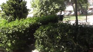 Nackt auf der Strandpromenade mit Eis - Teil 1