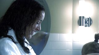 Laurel Holloman and Jennifer Beals - The L Word 03