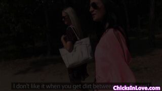 Sappho euro babe fingerfucking outdoors