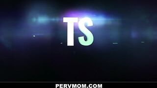 Busty Stepmom Quinn Waters Is On Her Knees Giving Stepson A Big Reward - PervMom