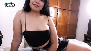 Me quedo sola en casa - GISELLE BLACK