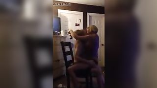 Deux filles chaudes qui se caressent