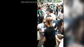 Novinhas se pegando em publico