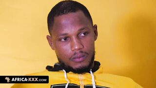 A threesome to save the couple