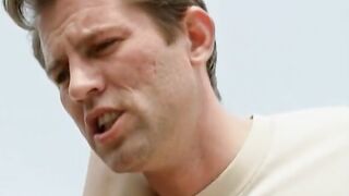 Love Hotel 5: Wenn die Glocken des Dienstboten