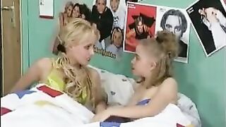 GERMAN SLUTS TOYING AND FISTING