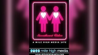 Two Lesbian MILFs Grind Pussy Til They Cum 
