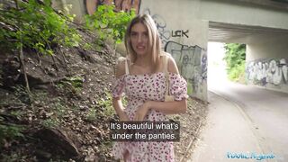 Public Agent she show off her wonderful ass and is fucked outdoors