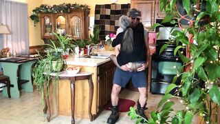 Homemade – Mature Milf Seduces Married Neighbor