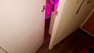 At the home of the pornstar Blondie Fesser I wake up and fuck her in her closet, real sex situation like fuck buddies
