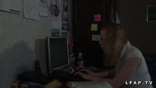 Petite etudiante francaise adore la sodo et le sperme chaud