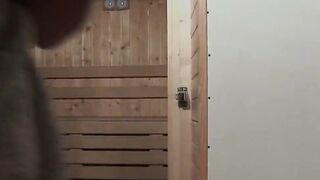 Jolie coquine francaise prise en DP dans le sauna
