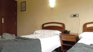 Calentón con Diana Rius,española de 18 años.Video improvisado,100% real