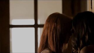 The Red Queen spreads on her throne