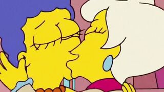The Simpsons - Lindsey Naegle Kiss Marge Simpson