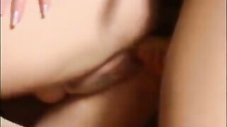 MAMAN SE FAIT DEFONCEE AU GODE CEINTURE par sa fille