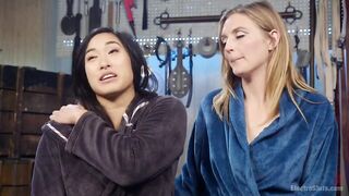 Mona's New Electro-Toy Mia Li