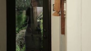 She Start with a Caress. 