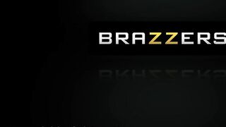 Big boobed milf Leigh Darby gets pounded - Brazzers