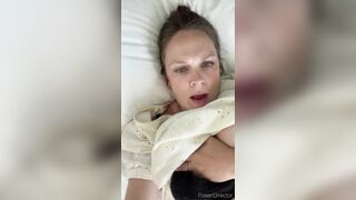 German pregnant woman in the 9th month does it herself and squierts extremely the permanently Saskialove