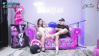 sarafilms Podcast se sale de control y me masturbo el culo con juguete anal (PREGUNTAS INCOMODAS)xxx