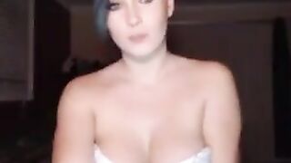 Kiss This lesbian webcam 2