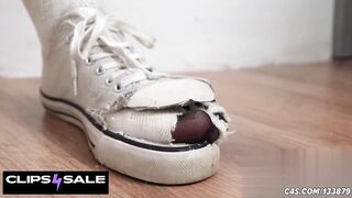 Giantess Fantasy in Ripped Clothes: Feet & Body Growth Fetish