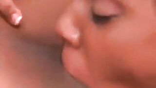 Rica mamada de una lesviana 