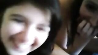 Hot Teen Lesbians Fingering on Cam