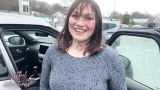 Creampie Cheating Mature MILF Wife as she Takes a Call from her Husband