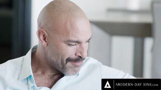 MODERN-DAY SINS - Anal Hungry Petite Cheerleader Alexis Tae Fucks BF's Roommate & Stepdad - PART 1+2