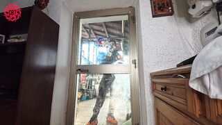 Il corriere e la casalinga arrapata (cuckold)