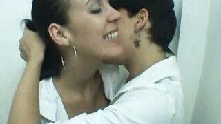 Lizandra prefer kissing homosexuals instead study calculus