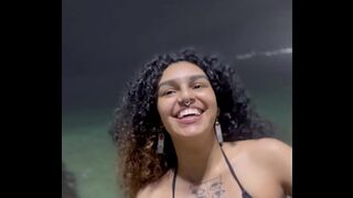 Married girl loses her phone and videos of her having sex on Ipanema beach in Arpoador are leaked