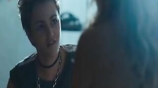 Heather Graham and Jaime Winstone 