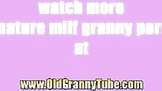 Mature Mom and Girl -lesbian games