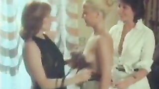 Emanuelle E Francoise Le Sorelline Lesbian Scene