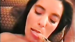 Vania - Portuguese woman applying for a job.