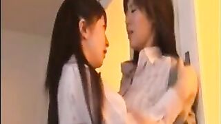 Hot kissing lesbians