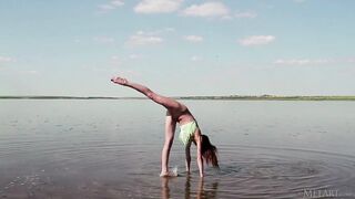 The Gift - Kira Z, Meggie Marika