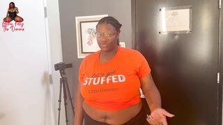 Ebony BBW Delivers Pizza And Gets A Tip