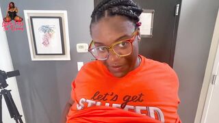Ebony BBW Delivers Pizza And Gets A Tip