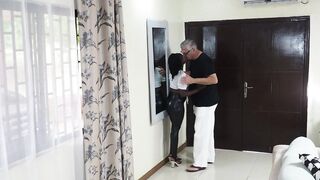 Sugardaddy surprise me and I fuck him raw hope I am pregnant