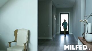 Hot MILF Seduces Her Young Neighbor to Fuck