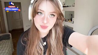 Big ass Tinder teen Egirl had her 1st NP and masturbates for you. FaceTime call