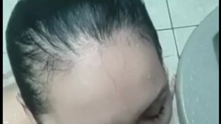 Brincando com a minha buceta melada, ele não aguentou só ver e veio brincar tbm