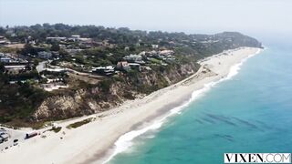 Jessi has dropped everything and put off all her rain cheques for the perfect date with her ideal man. She already made up her mind about where this date could lead, and tonight this sexy redhead is putting out the vibe.