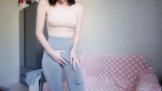 Futa Girl Jerk Off Huge Dick and Cum In Condom!