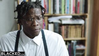 BLACKED This BBC queen finds black nerd with huge cock !