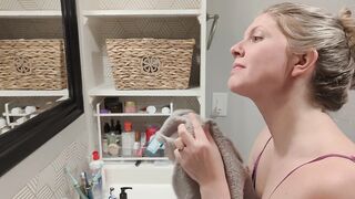 Stepmommy Needs Your Help With Her Facial Routine - Housewife Ginger